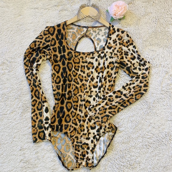 Missguided Tops - 🔴(4/$25) Leopard print bodysuit